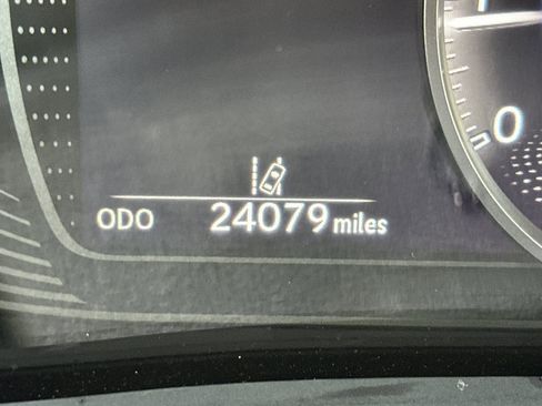 Used 2019 Lexus UX 200 w/ Premium Package image 30