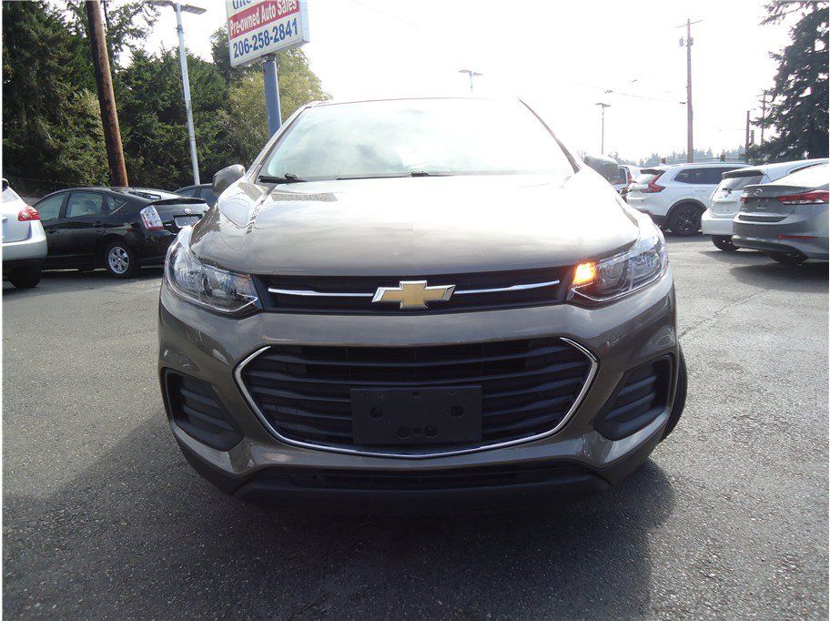 Used 2021 Chevrolet Trax LS AWD/4WD image 3