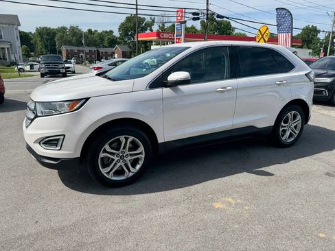 Used 2018 Ford Edge Titanium w/ Technology Package AWD/4WD image 7