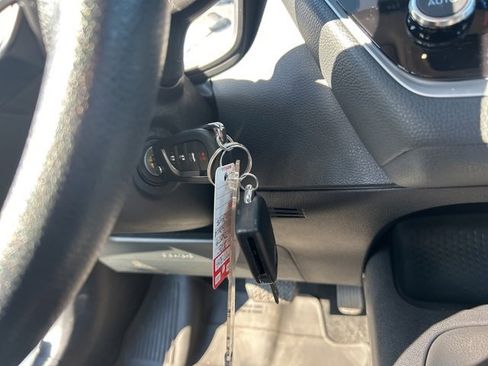 Used 2025 Toyota Corolla LE image 25