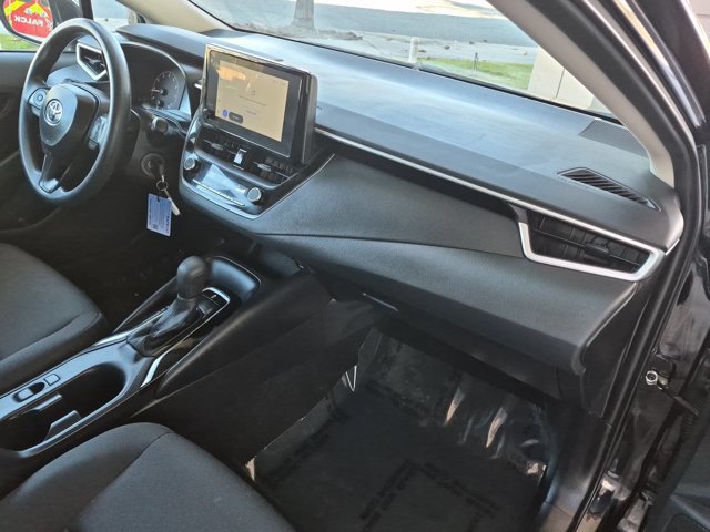 Used 2025 Toyota Corolla LE FWD image 6