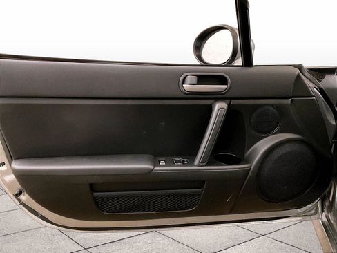 Used 2010 MAZDA MX-5 Miata Touring RWD image 23