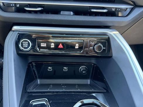 Certified 2025 Audi Q5 Premium w/ Convenience Package AWD/4WD image 22