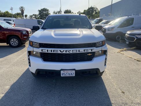 Used 2020 Chevrolet Silverado 1500 Custom w/ Custom Value Package RWD image 3