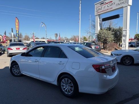 Used 2012 Toyota Camry L image 2