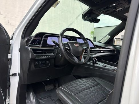 Used 2023 Cadillac Escalade Sport Platinum w/ LPO, ONYX Package AWD/4WD image 32