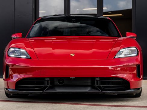 Used 2025 Porsche Taycan GTS image 8