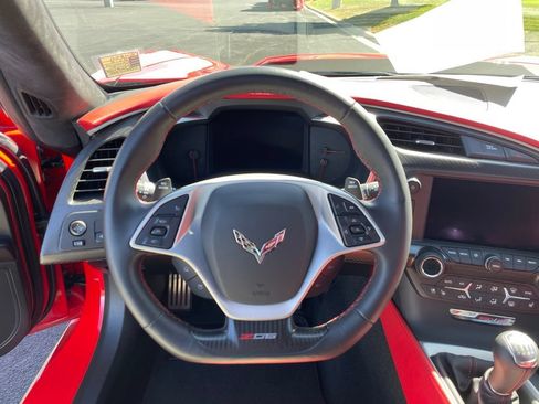 Used 2015 Chevrolet Corvette Z06 w/ 3LZ Preferred Equipment Group RWD image 12