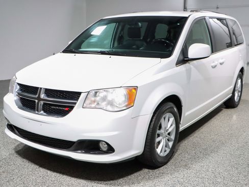 Used 2019 Dodge Grand Caravan SXT image 32