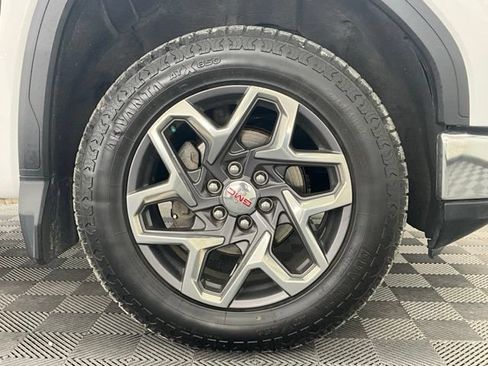 Used 2022 GMC Sierra 1500 SLT w/ SLT Convenience Package AWD/4WD image 22