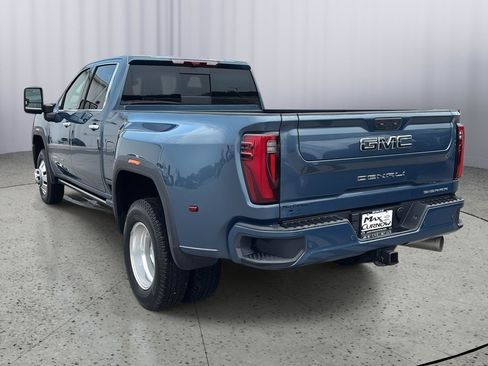 Used 2025 GMC Sierra 3500 Denali Ultimate AWD/4WD image 3