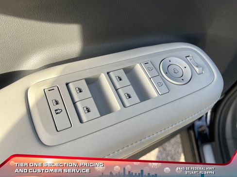 Used 2025 Hyundai Santa Fe Calligraphy image 11