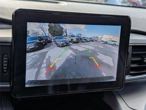 Used 2022 Ford Explorer XLT w/ Equipment Group 202A image 32