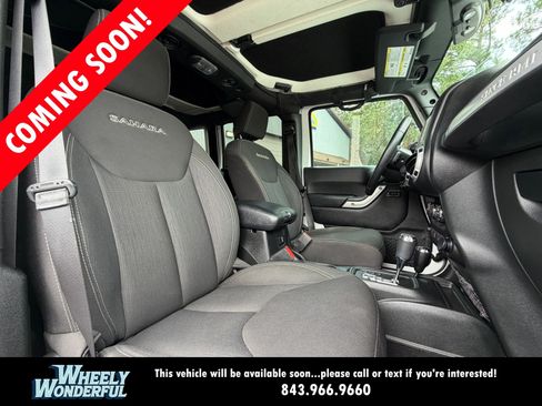 Used 2018 Jeep Wrangler Unlimited Sahara AWD/4WD image 14