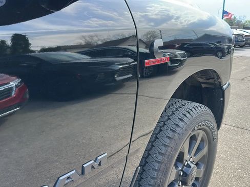 Used 2025 RAM 2500 Laramie AWD/4WD image 8