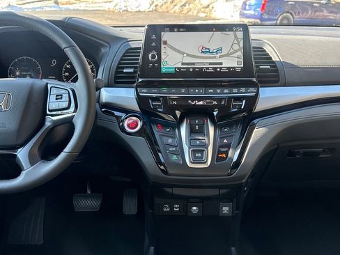 New 2026 Honda Odyssey Touring image 19