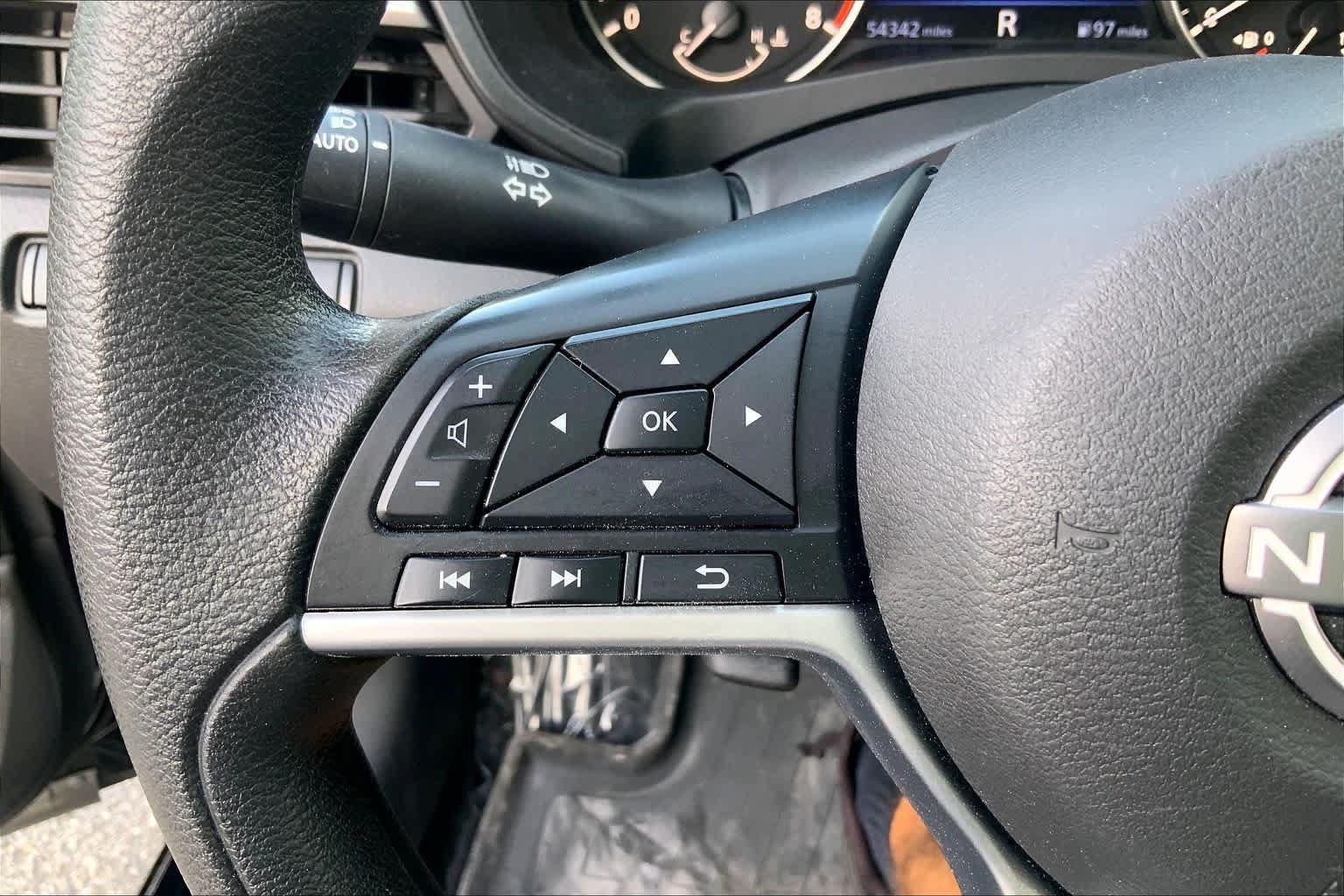 Used 2024 Nissan Altima 2.5 SV FWD image 22
