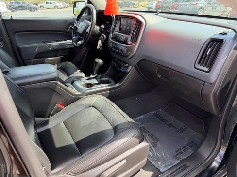 Used 2021 Chevrolet Colorado Z71 RWD image 16