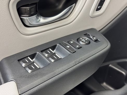 New 2025 Honda Pilot EX-L image 10