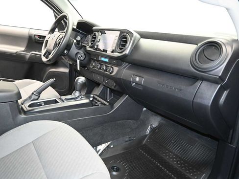 Used 2022 Toyota Tacoma SR AWD/4WD image 23