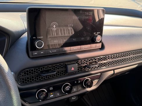 Used 2024 Honda HR-V LX image 11