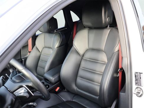 Certified 2024 Porsche Macan GTS image 5