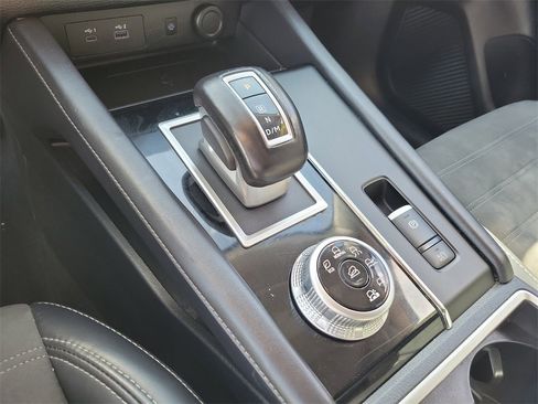 Used 2024 Mitsubishi Outlander SE Black Edition image 34