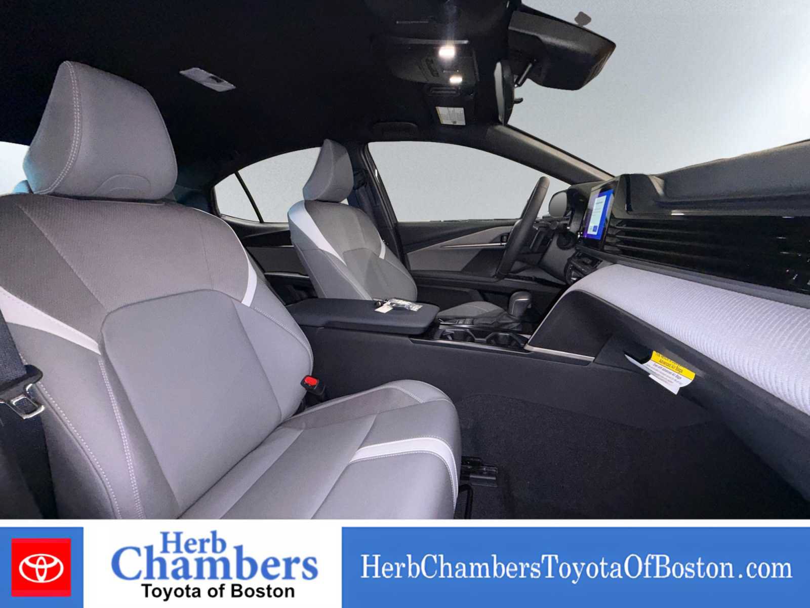 Used 2026 Toyota Camry SE FWD image 18