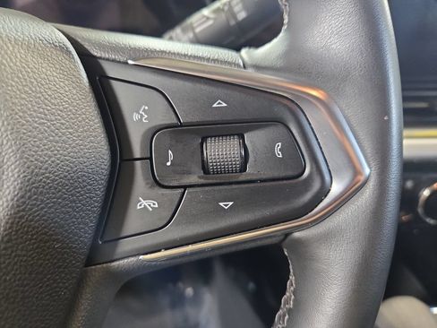 Used 2024 Chevrolet Trax LT w/ Driver Confidence Package FWD image 20
