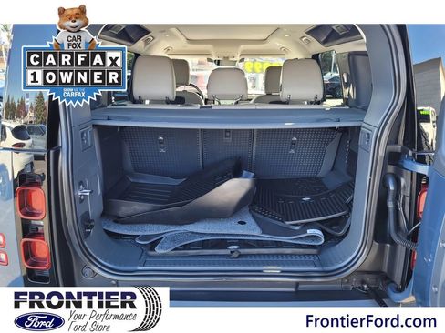 Used 2022 Land Rover Defender 110 SE image 10