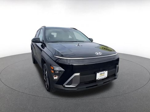 Used 2025 Hyundai Kona SEL image 3