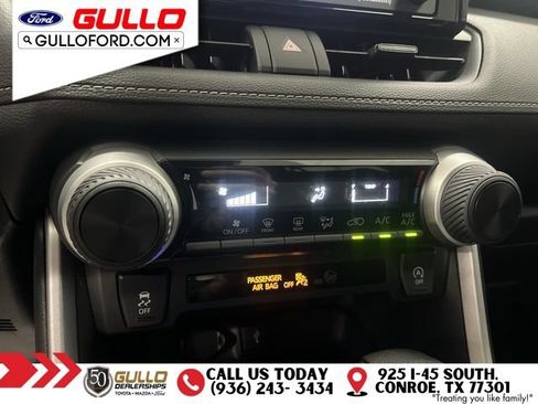 Used 2021 Toyota RAV4 LE AWD/4WD image 26