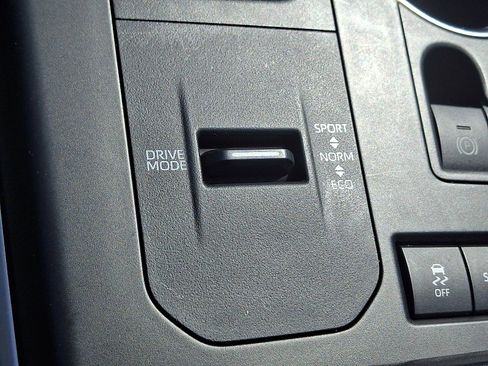 Used 2022 Toyota Highlander XSE image 26