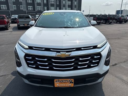 Used 2025 Chevrolet Equinox LT AWD/4WD image 8