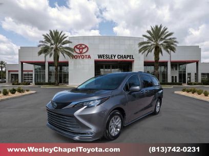 Used 2021 Toyota Sienna XLE