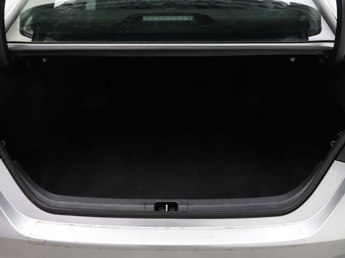 Certified 2020 Toyota Camry SE image 22