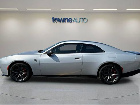 Used 2024 Dodge Charger Daytona Scat Pack w/ Plus Group AWD/4WD image 2