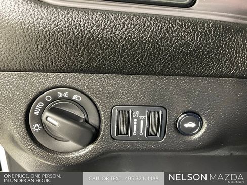 Used 2023 Dodge Challenger SXT RWD image 34