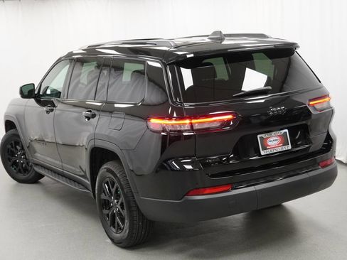 Used 2024 Jeep Grand Cherokee L Altitude AWD/4WD image 12