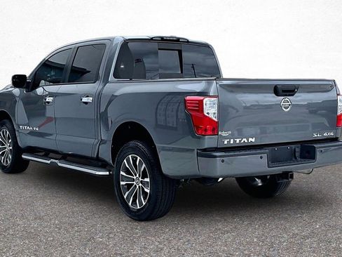 Used 2018 Nissan Titan SL AWD/4WD image 5