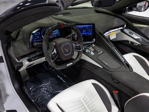 Used 2023 Chevrolet Corvette Z06 w/ Z07 Performance Package RWD image 36