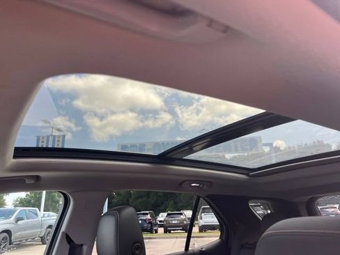 Used 2018 Chevrolet Equinox Premier FWD image 27