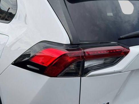 Used 2020 Toyota RAV4 LE w/ All Weather Liner Package AWD/4WD image 14