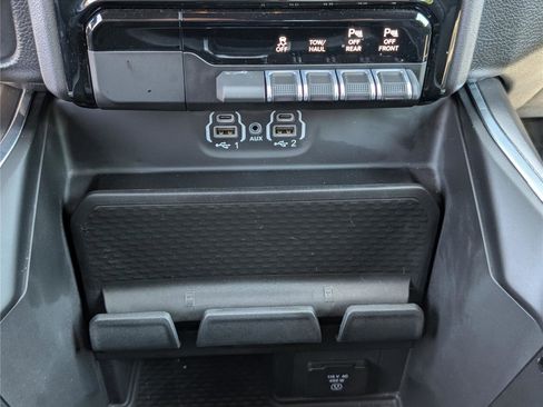 Used 2023 RAM 1500 Laramie AWD/4WD image 26