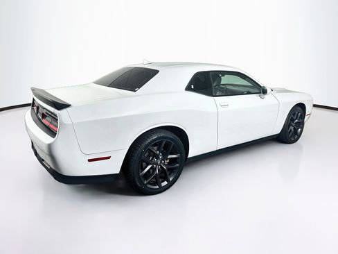 Used 2022 Dodge Challenger SXT w/ Plus Package RWD image 9