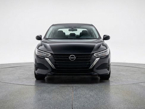 Used 2025 Nissan Sentra SV image 1