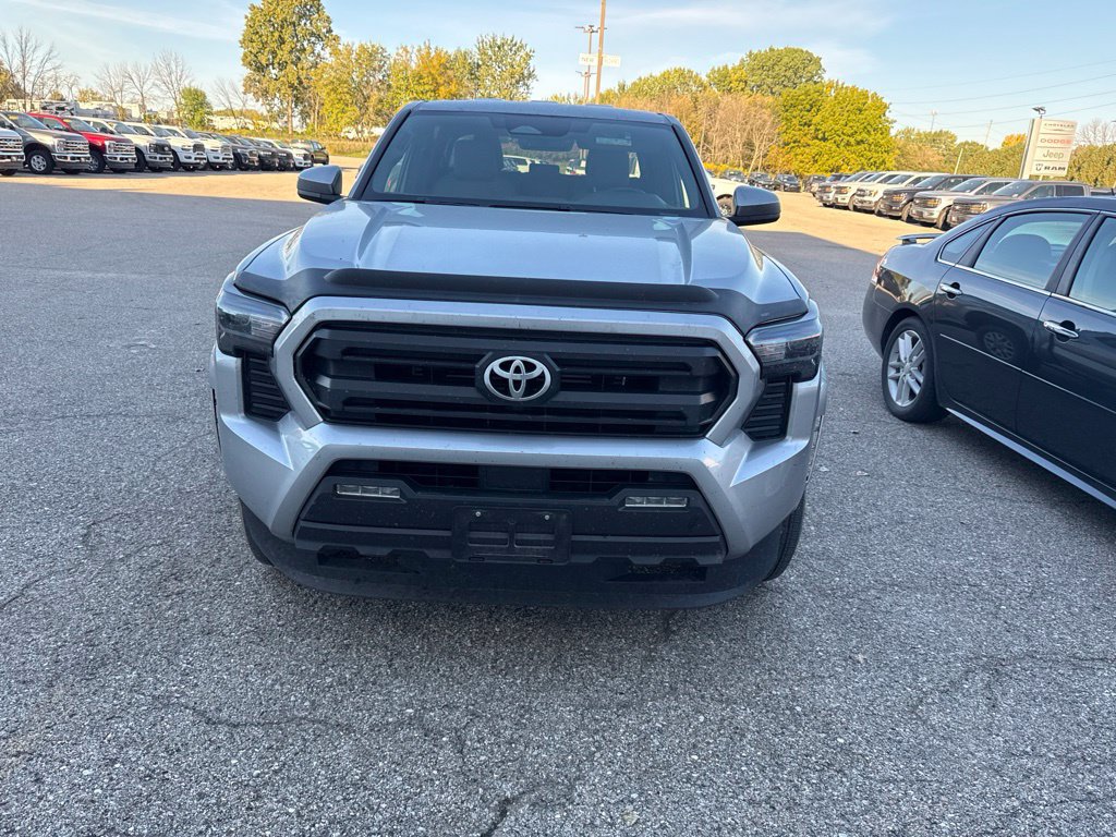 Used 2024 Toyota Tacoma SR5 AWD/4WD image 2