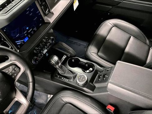 Used 2025 Ford Bronco Badlands AWD/4WD image 16