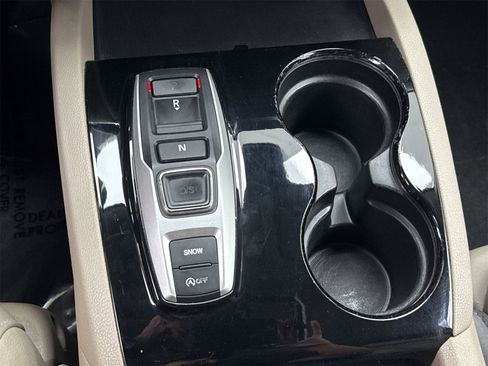 Used 2016 Honda Pilot Touring image 32