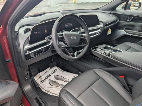 New 2026 Cadillac Lyriq Signature Luxury image 12